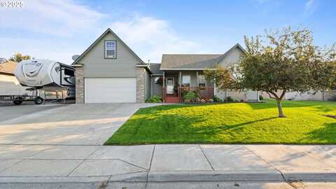 990 E HURLBURT AVE, Hermiston, OR 97838