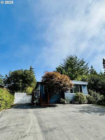 1600 E RHODODENDRON DR, Florence, OR 97439