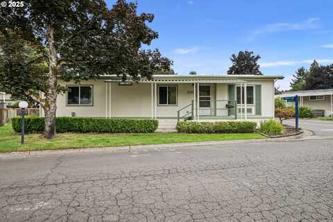 1475 GREEN ACRES RD, Eugene, OR 97408