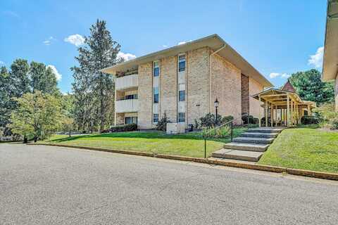 5260 Crossbow CIR, Roanoke, VA 24018