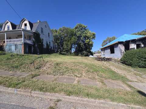 37 14th ST SW, Roanoke, VA 24016