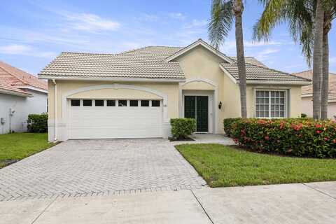 626 SW Lake Charles Circle, Port Saint Lucie, FL 34986