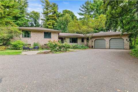 4015 E Valley Road, Deephaven, MN 55391