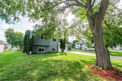 9055 Upper 81st Street S, Cottage Grove, MN 55016