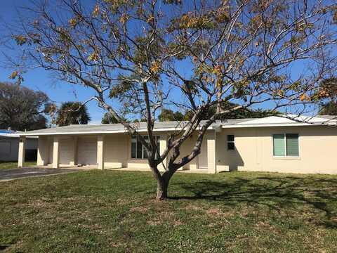 132 W Suwannee Lane, Cocoa Beach, FL 32931