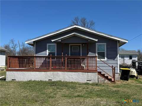 305 N 2nd Street, Lott, TX 76656
