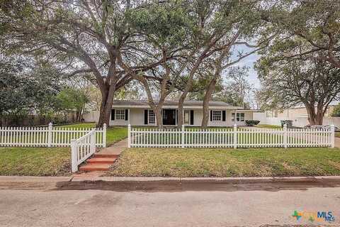 101 E Loma Vista Avenue, Victoria, TX 77901
