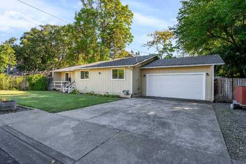 1337 NW Gilbert Way, Grants Pass, OR 97526