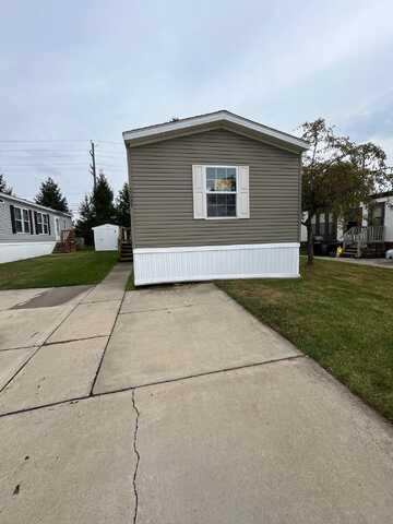 37886 Rosedale Dr, Clinton, MI 48036
