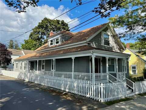 113 Constitution Street, Bristol, RI 02809