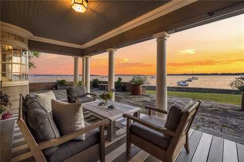 221 Hope Street, Bristol, RI 02809
