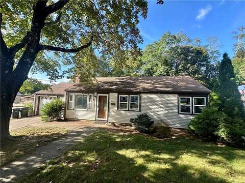 11 Dexter Street, Coventry, RI 02816