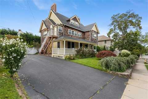 55 Hunter Avenue, Newport, RI 02840