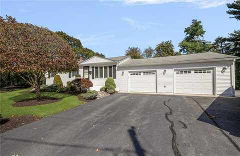 40 Quail Hollow Road, Cranston, RI 02920