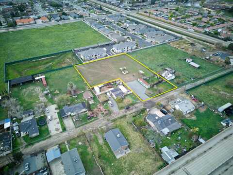 1686 E Foster Drive, Tulare, CA 93274