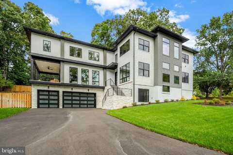 7400 CHURCHILL ROAD, MCLEAN, VA 22101