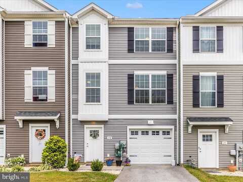 28 BROOKSIDE AVENUE, HANOVER, PA 17331