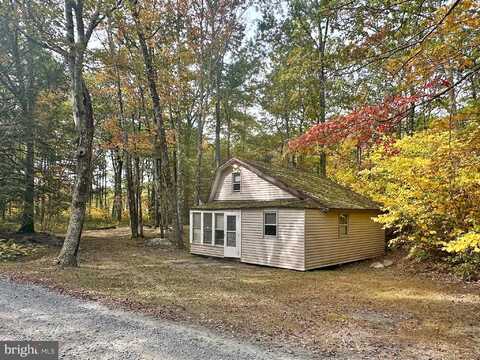141 HOBDAY ROAD, LORDS VALLEY, PA 18428