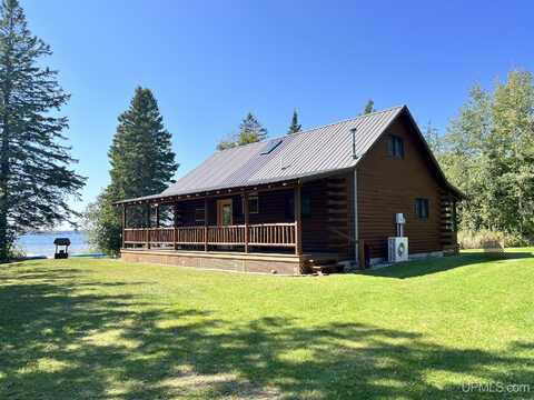 1015 Lake, Gulliver, MI 49840