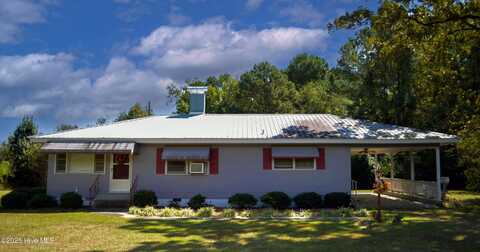 1249 Fann School Road, Salemburg, NC 28385