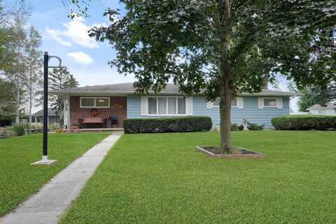 4214 Newland Drive, Cedar Falls, IA 50613