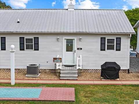 109 Harborview Dr, Grand Rivers, KY 42045