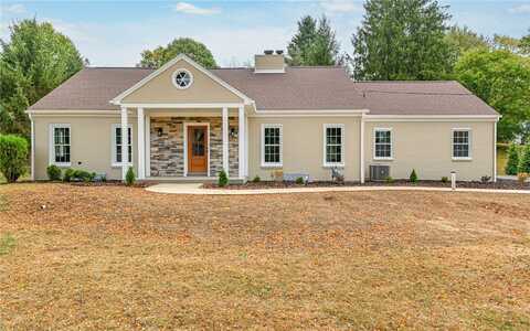 557 Morningstar Dr, Franklin, PA 16117