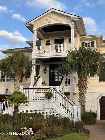 84 Shipyard Lane, Hampstead, NC 28443