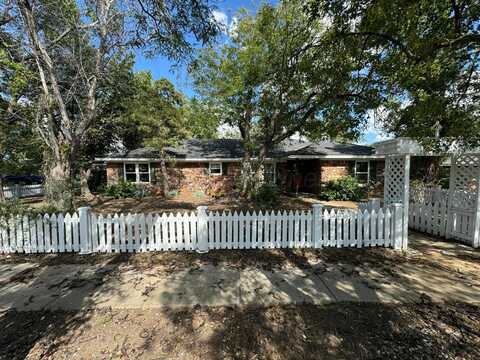 901 Michigan Street, Perryton, TX 79070