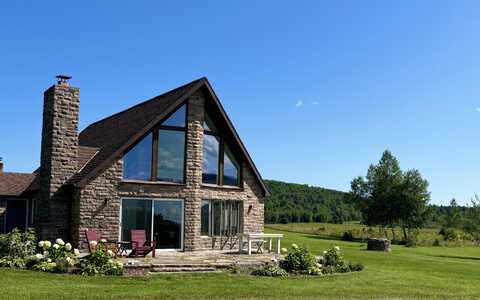 291 bull run road Road, Malone, NY 12953