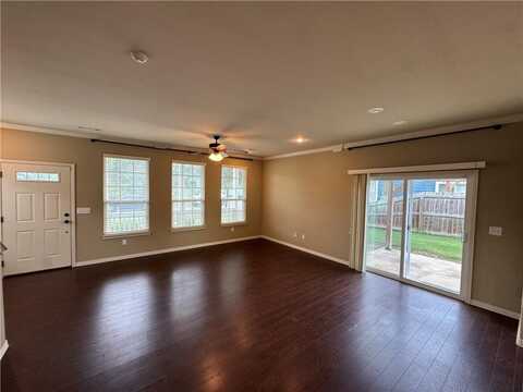 626 N Tennyson LN, Fayetteville, AR 72704