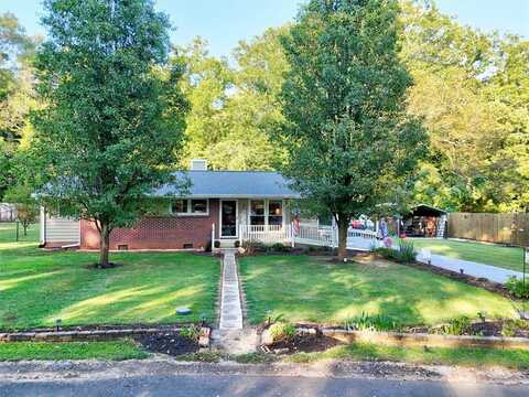 4 Strong Circle, Due West, SC 29639