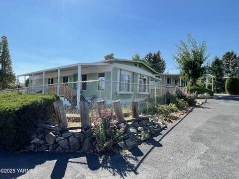 8301 Tieton Dr, Yakima, WA 98908