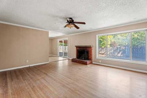 566 Stella Drive, Ukiah, CA 95482