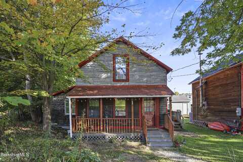 1 Maple St, Hinsdale, MA 01235