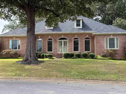 1011 Rolling Forest Drive, Jonesboro, AR 72404
