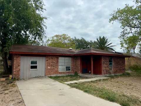 805 Continental Drive, Three Rivers, TX 78071