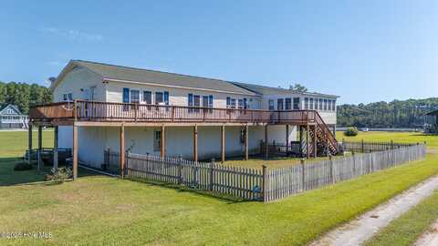 215 Landing Road, Beaufort, NC 28516