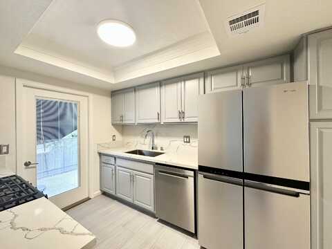 400 N Sunrise Way, Palm Springs, CA 92262