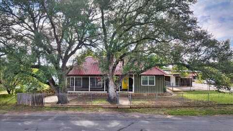 654 N Live Oak St, Mason, TX 76856