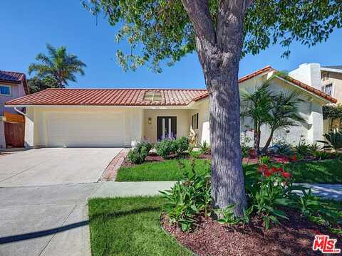 5241 Glenroy Dr, Huntington Beach, CA 92649