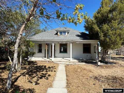 306 W 2nd Street, Shoshoni, WY 82649