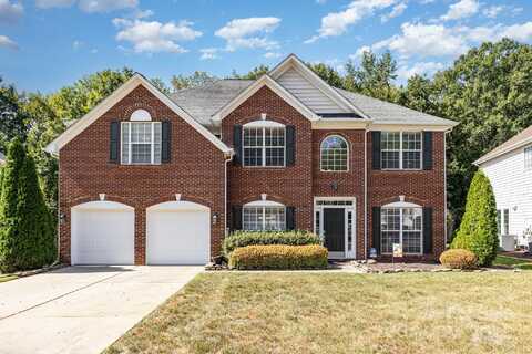 9229 Autumn Applause Drive, Charlotte, NC 28277