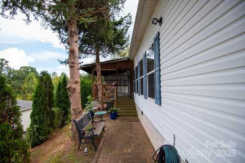 304 Golden Aster Road, Swannanoa, NC 28778