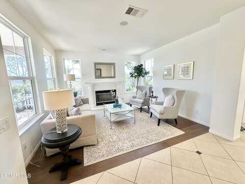 25 Via Magnolia, Newbury Park, CA 91320