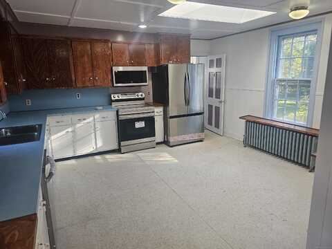 10 North Lake Street, Litchfield, CT 06759