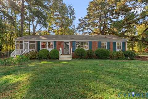 310 E Gwynnfield Road, Tappahannock, VA 22560