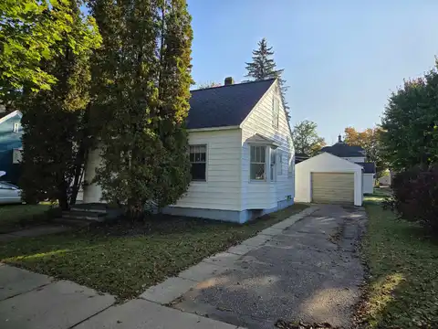 1121 S 5TH AVENUE, Wausau, WI 54401