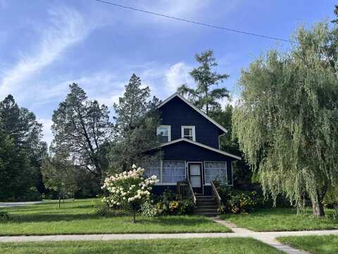 823 7th Ave E, Superior, WI 54880