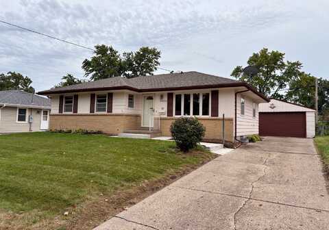 3300 Bel Aire Road, Des Moines, IA 50310
